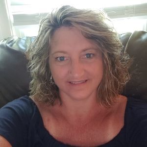 Meet your Posher, Lora-lee